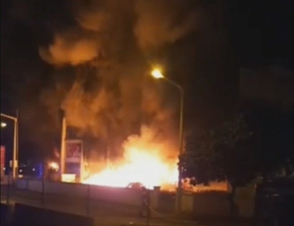 Incêndio de grandes dimensões perto da Gare do Oriente Incêndio de grandes dimensões perto da Gare do Oriente